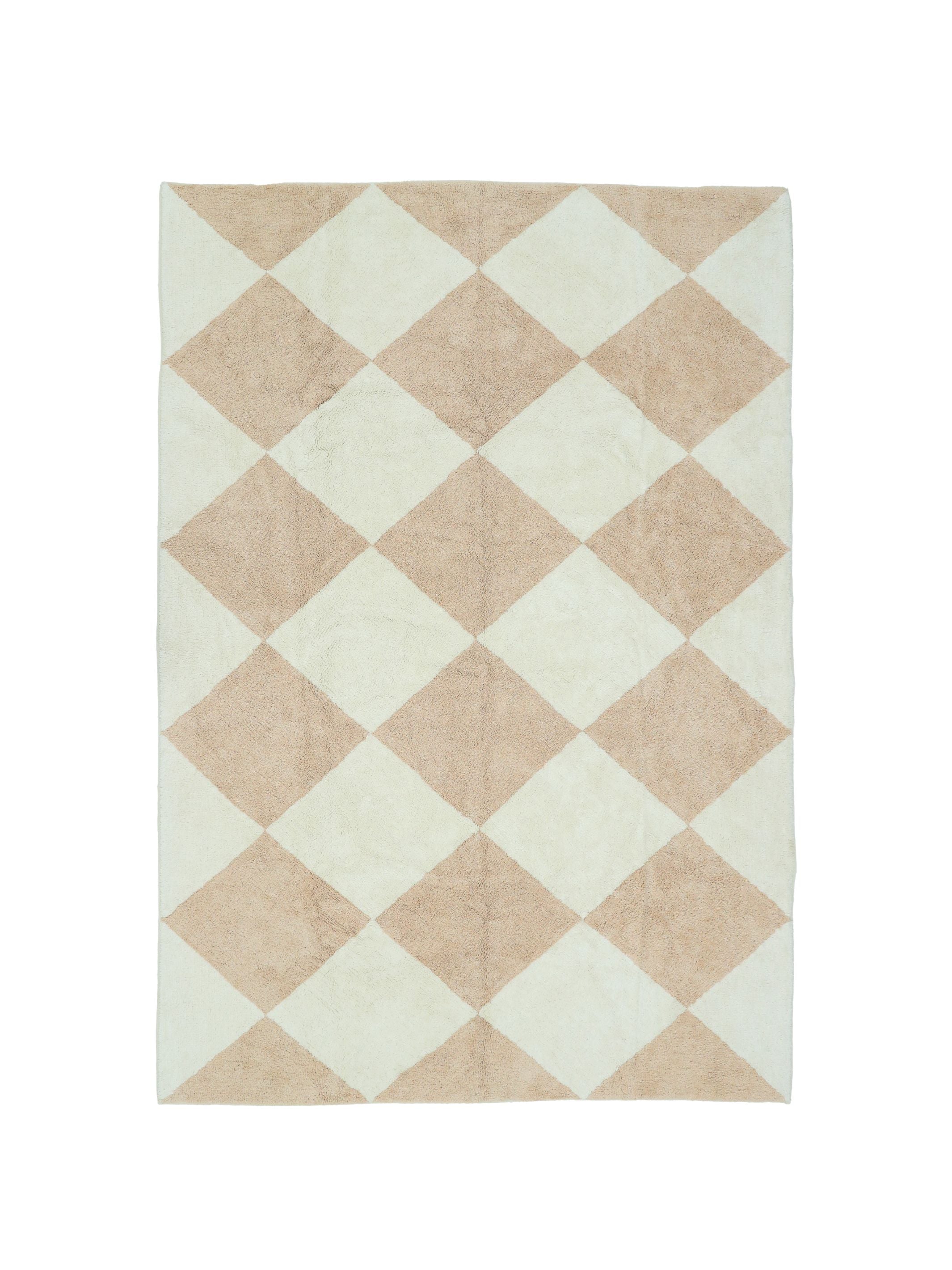 Natural rug with checker dusty coral details