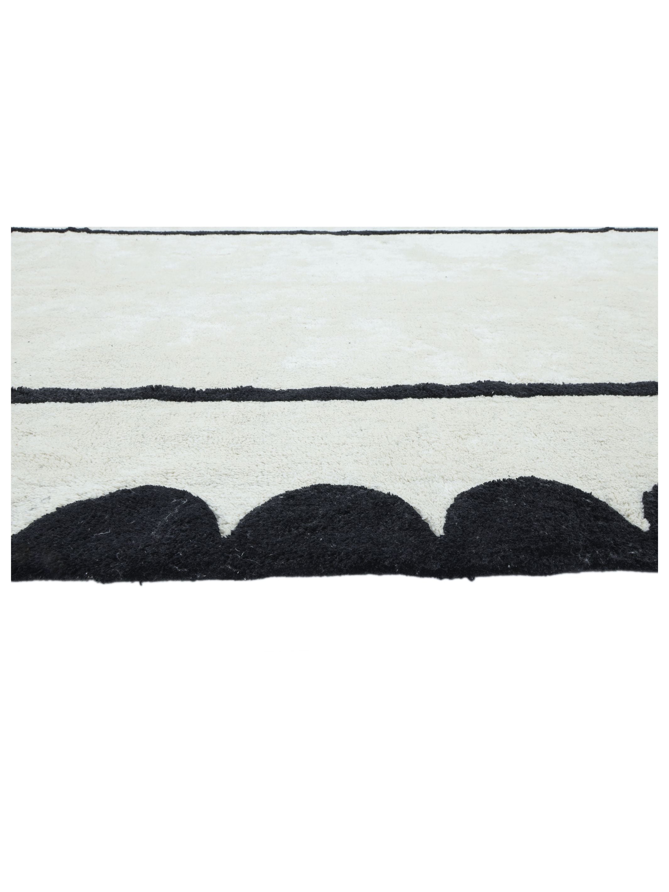 Black Scallop Rug LAST PIECE - 160x230cm