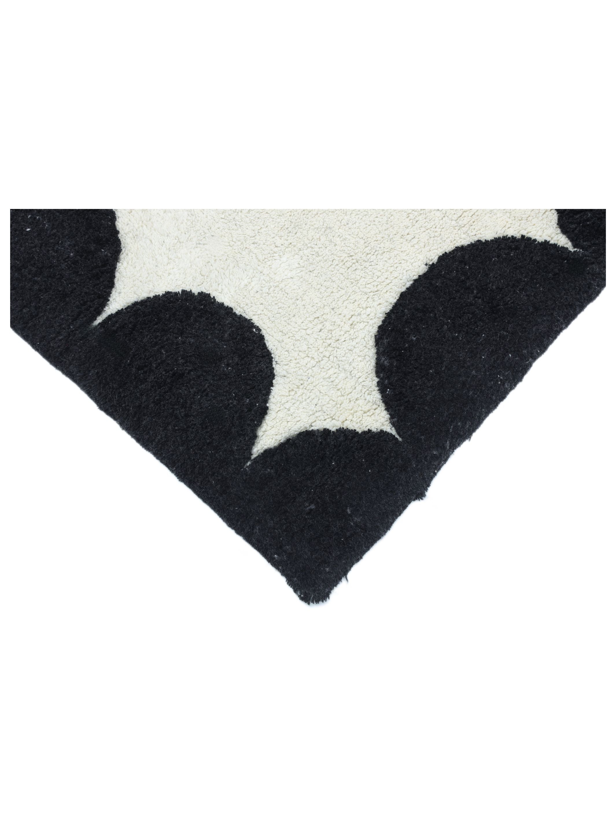 Black Scallop Rug LAST PIECE - 160x230cm